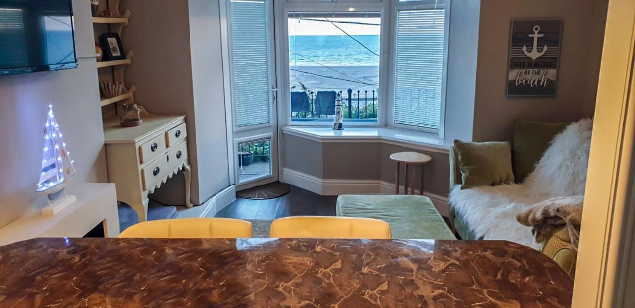 Seaview Paradise 1-Bed Apartment บาร์มัธ ภายนอก รูปภาพ